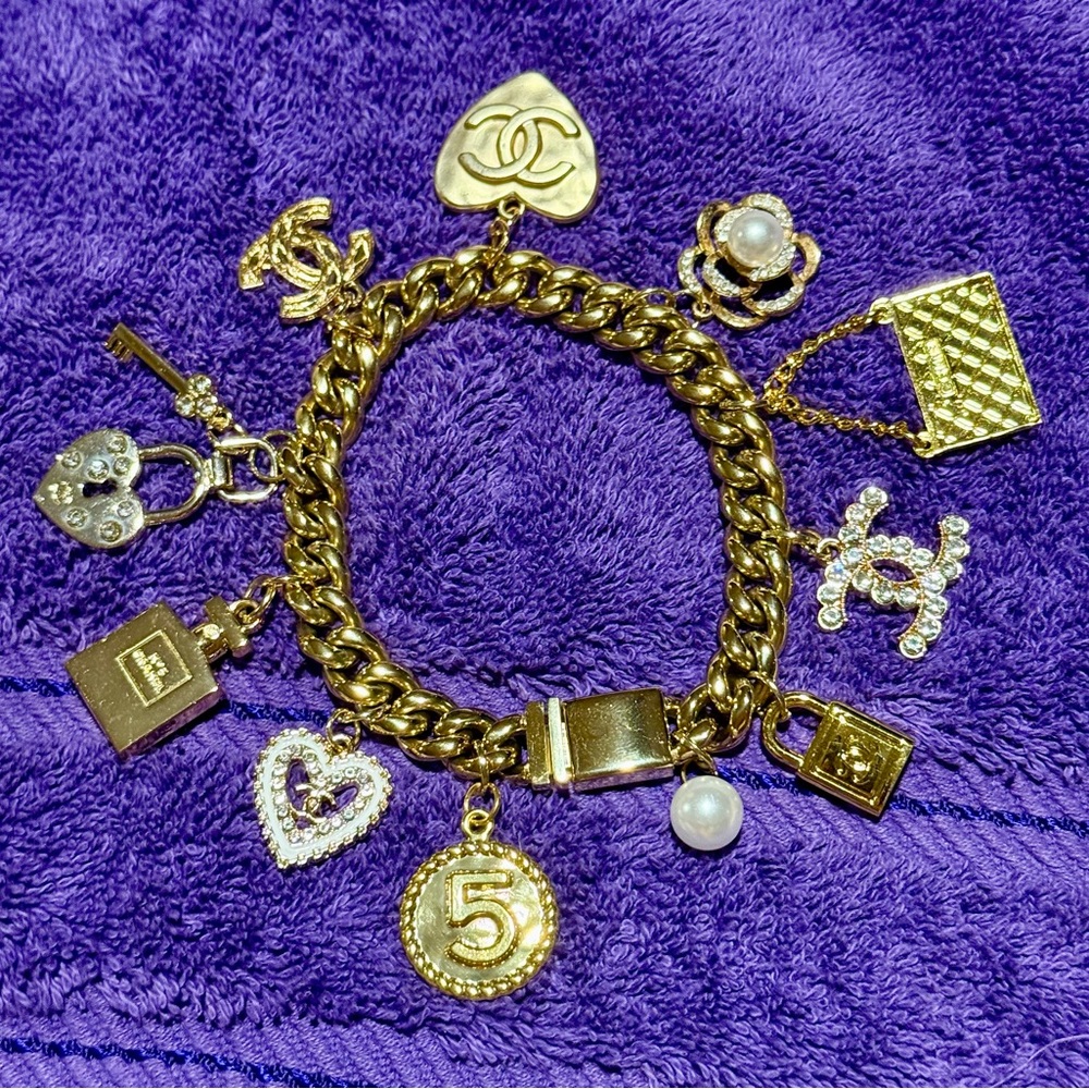 Chanel Coco Paris Iconic Dangle 11 Logo Charm Bracelet Gold Fill Chunky 8” New*